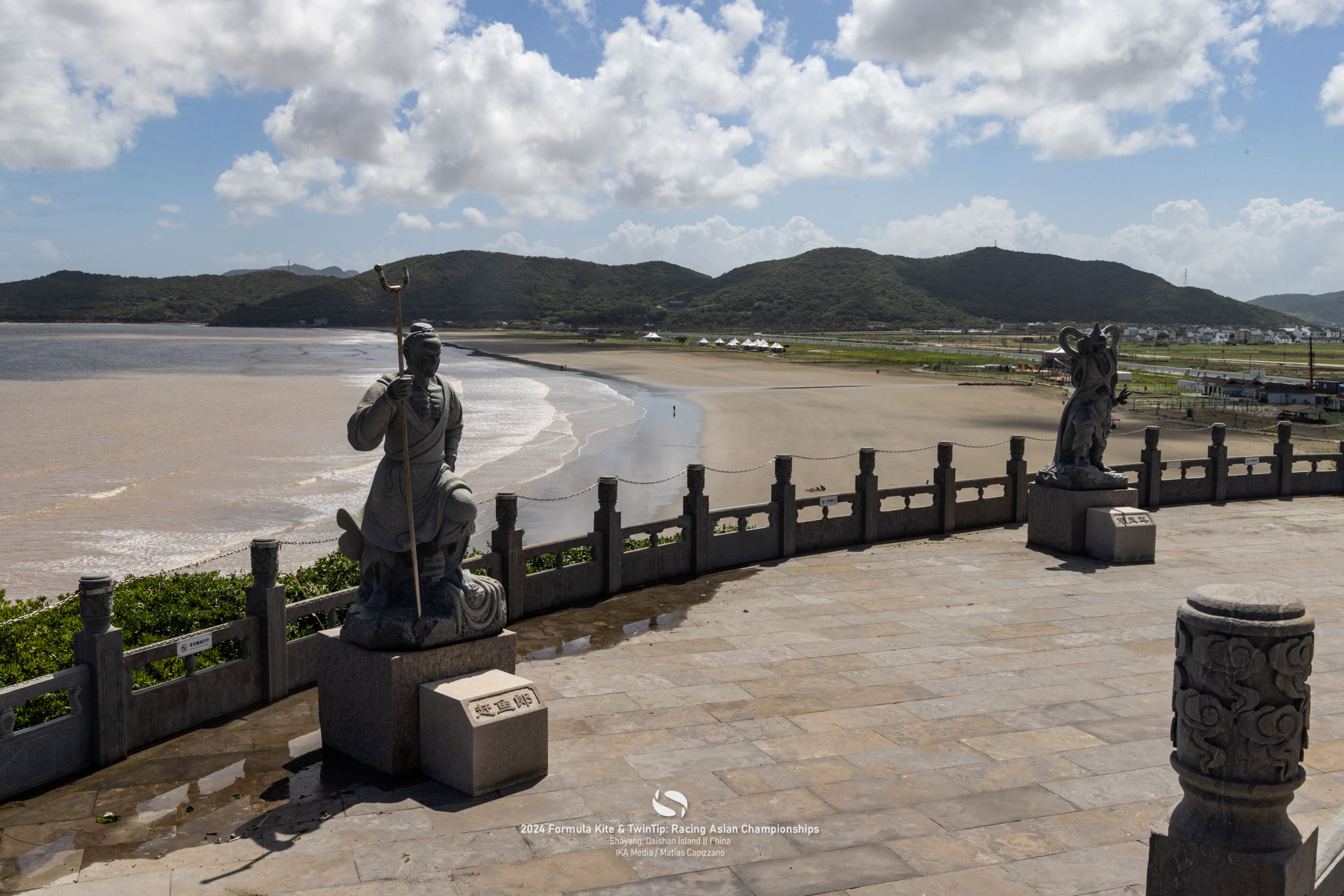  © IWSA media/Matias Capizzano: Wide beach to welcome the wingfoilers
